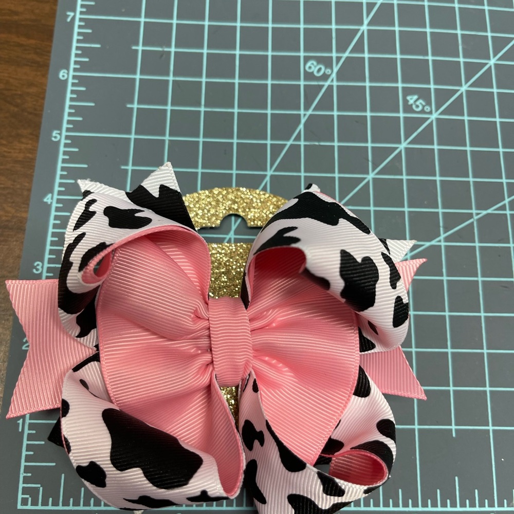 Light pink cow hair bow